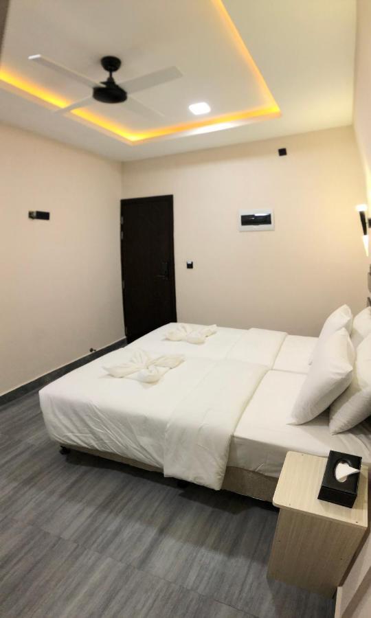 Hôtel Infinity Dhiffushi Extérieur photo